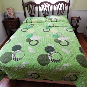 Full/Queen Quilt Set Including 2 Standard Shams